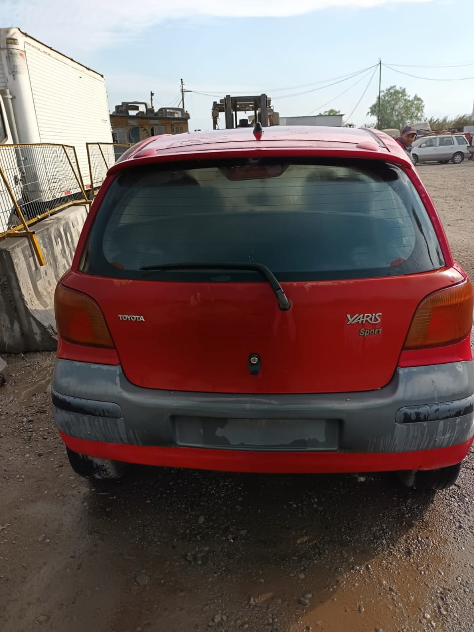  Toyota YARIS 2000    EN DESARME